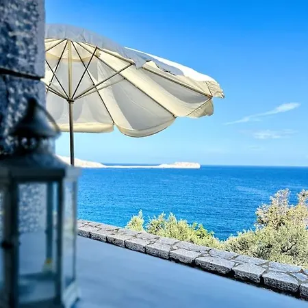 Cozy Cliff Tower W/ Breathtaking Sea Views