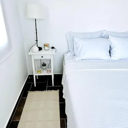 Villa Cozy Cliff Tower W/ Breathtaking Sea Views Agios Georgios Minas