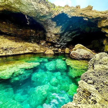 Βίλα Cozy Cliff Tower W/ Breathtaking Sea Views *