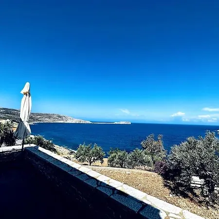 Cozy Cliff Tower W/ Breathtaking Sea Views