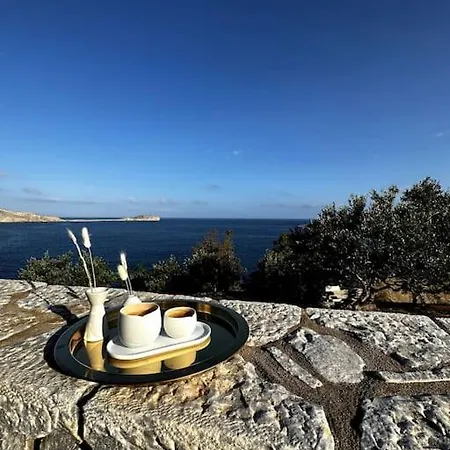 Villa Cozy Cliff Tower W/ Breathtaking Sea Views