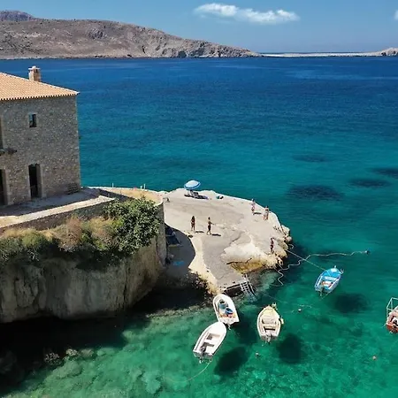 Cozy Cliff Tower W/ Breathtaking Sea Views Villa *