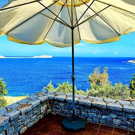 Cozy Cliff Tower W/ Breathtaking Sea Views